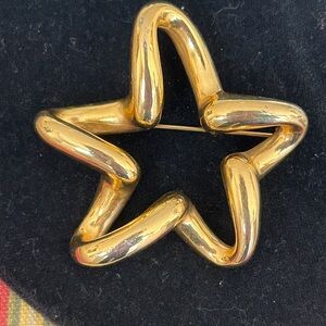 Gold Tone Star Brooch